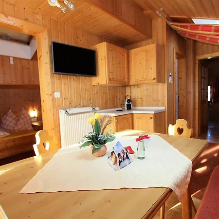 Comfortable Near Nassfeld Apartment Tröpolach